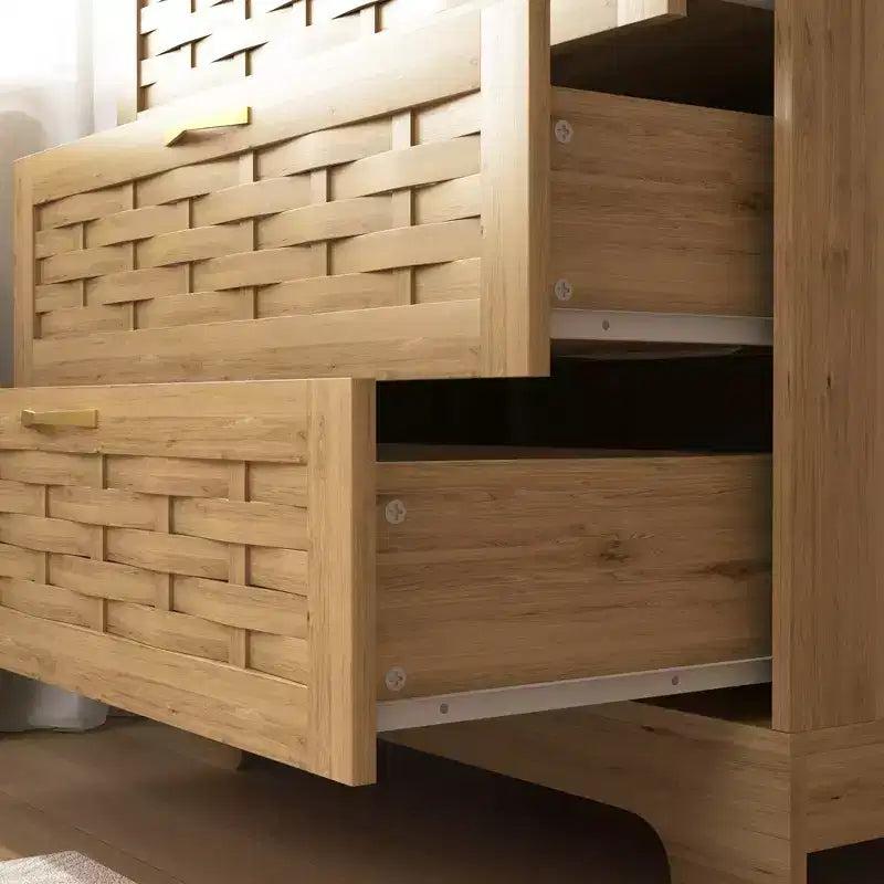 Commode verticale en bois avec quatre tiroirs et poignées dorées, style ferme, 105 cm de hauteur