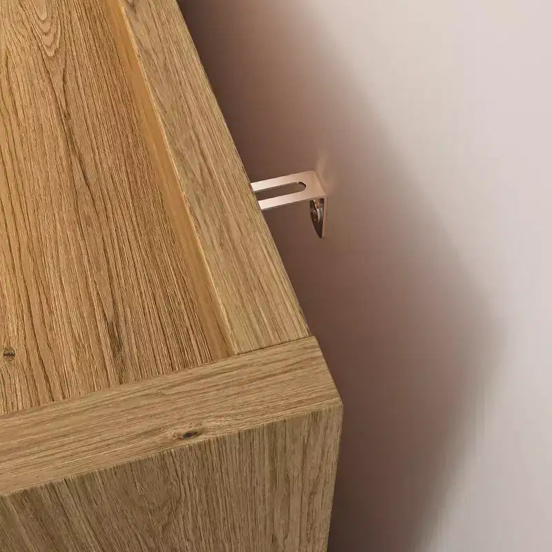 Commode verticale en bois avec quatre tiroirs et poignées dorées, style ferme, 105 cm de hauteur
