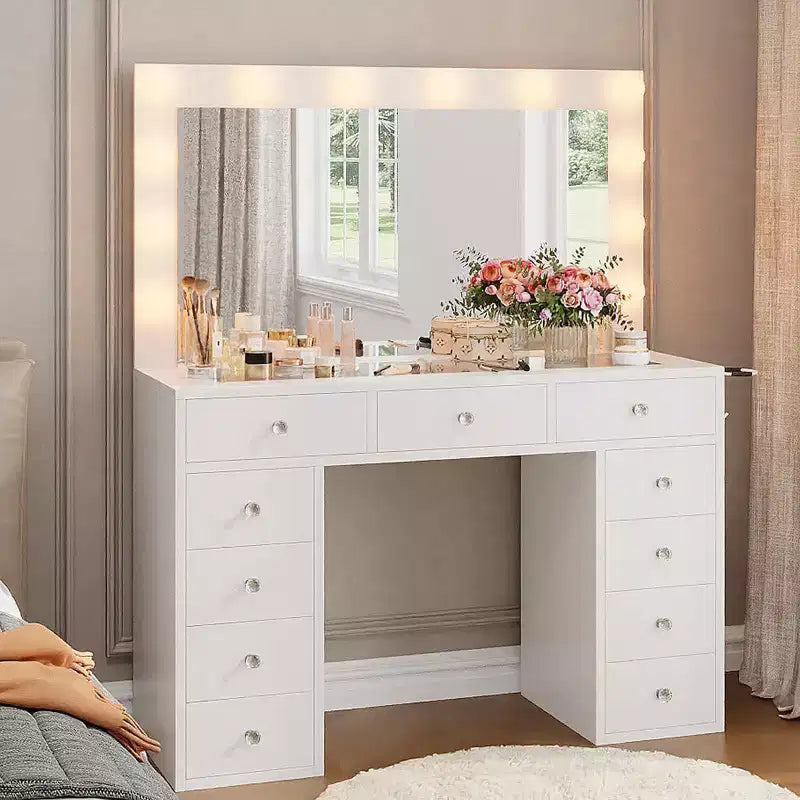 Coiffeuse de style rustique avec miroir éclairé à plateau en verre