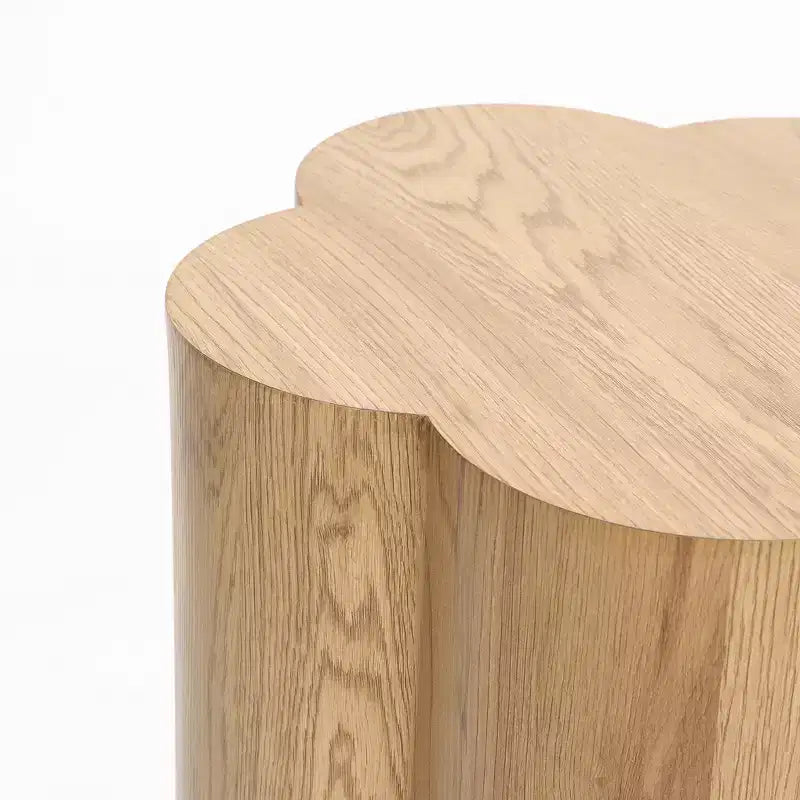 Table d'appoint et de bout ronde haute en bois manufacturé au grain de bois