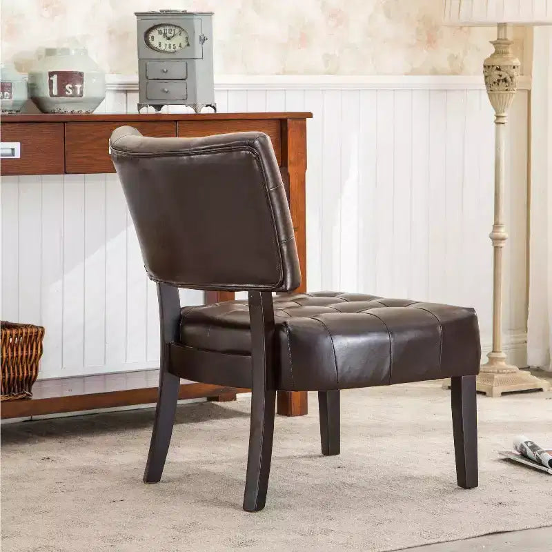 Fauteuil matelassé en similicuir style décontracté moderne