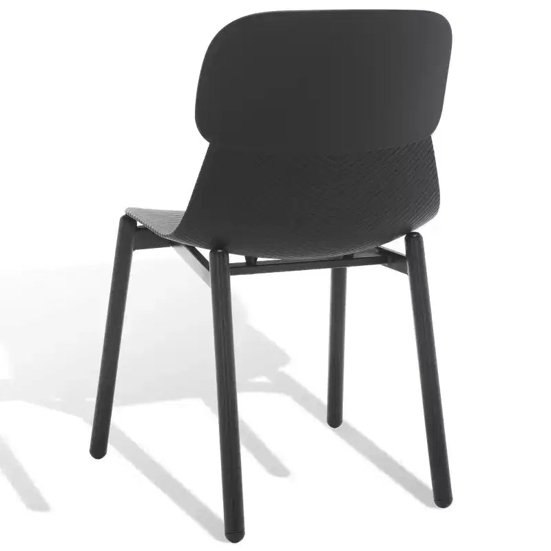 Chaise de salle à manger en plastique moulé
