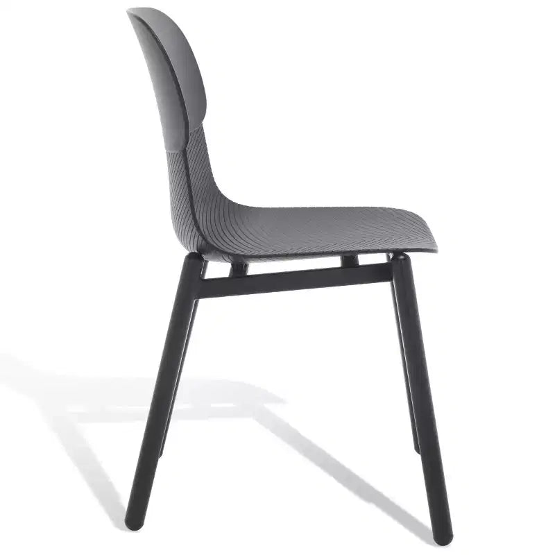 Chaise de salle à manger en plastique moulé
